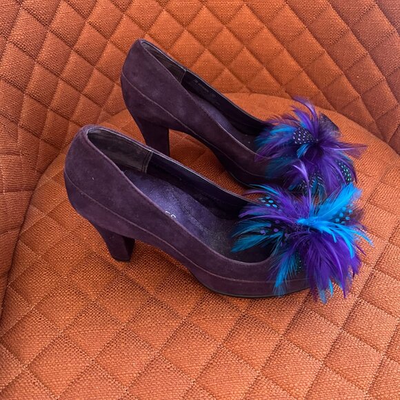 Aerosoles Purple Suede Heels with Turquoise and Purple Feather detail Size 7 - Picture 2 of 8